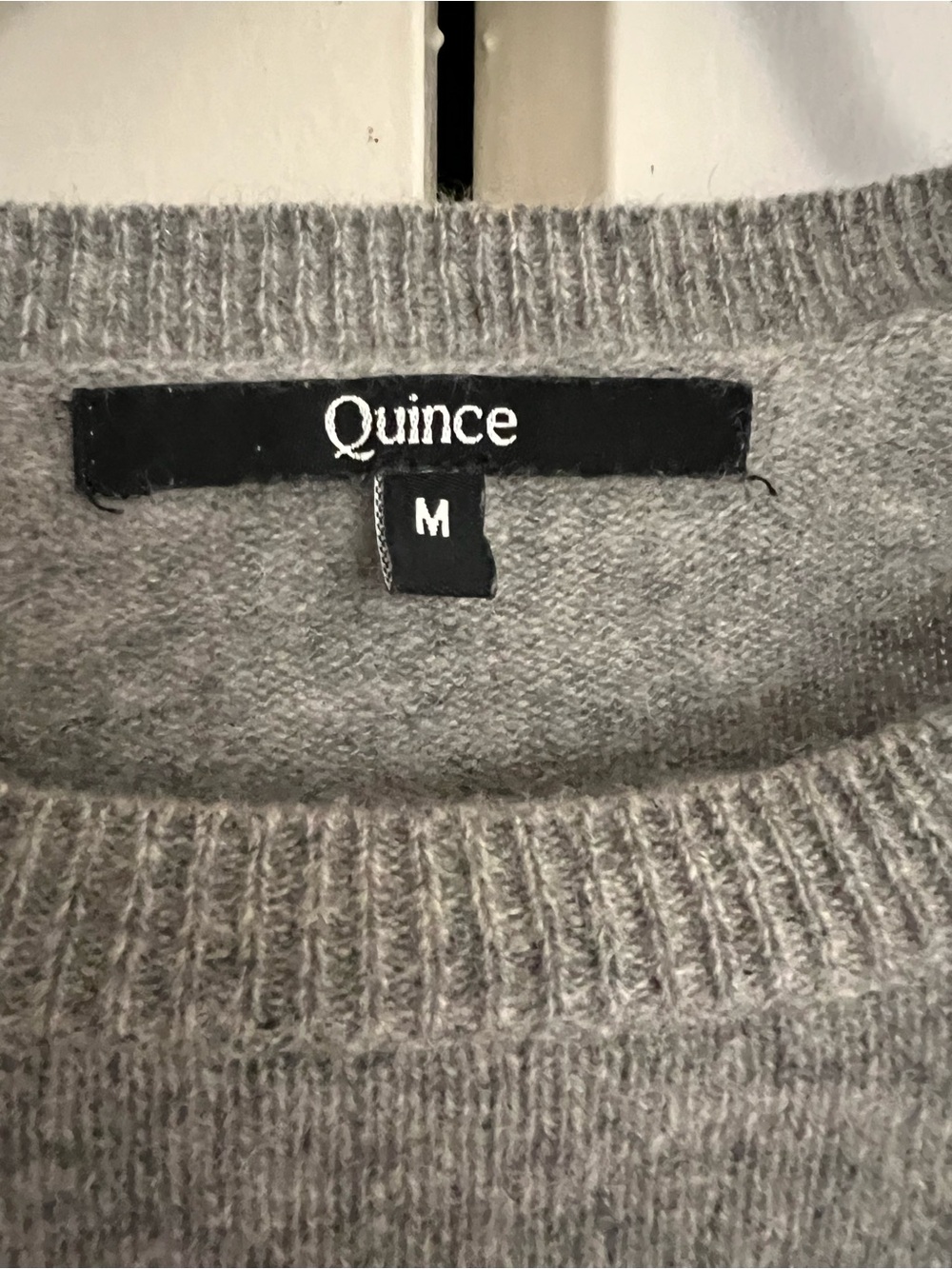 Quince Gray Crewneck Cashmere Sweater - Classic Women's Pullover - Picture 2 of 8